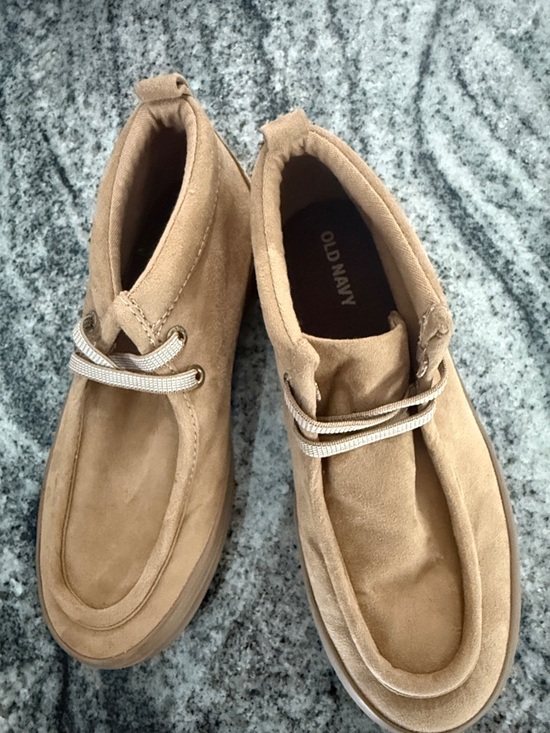 Old Navy Other - Old Navy kids vintage style Light Tan Suede Chukka Boots Sz 2 new!